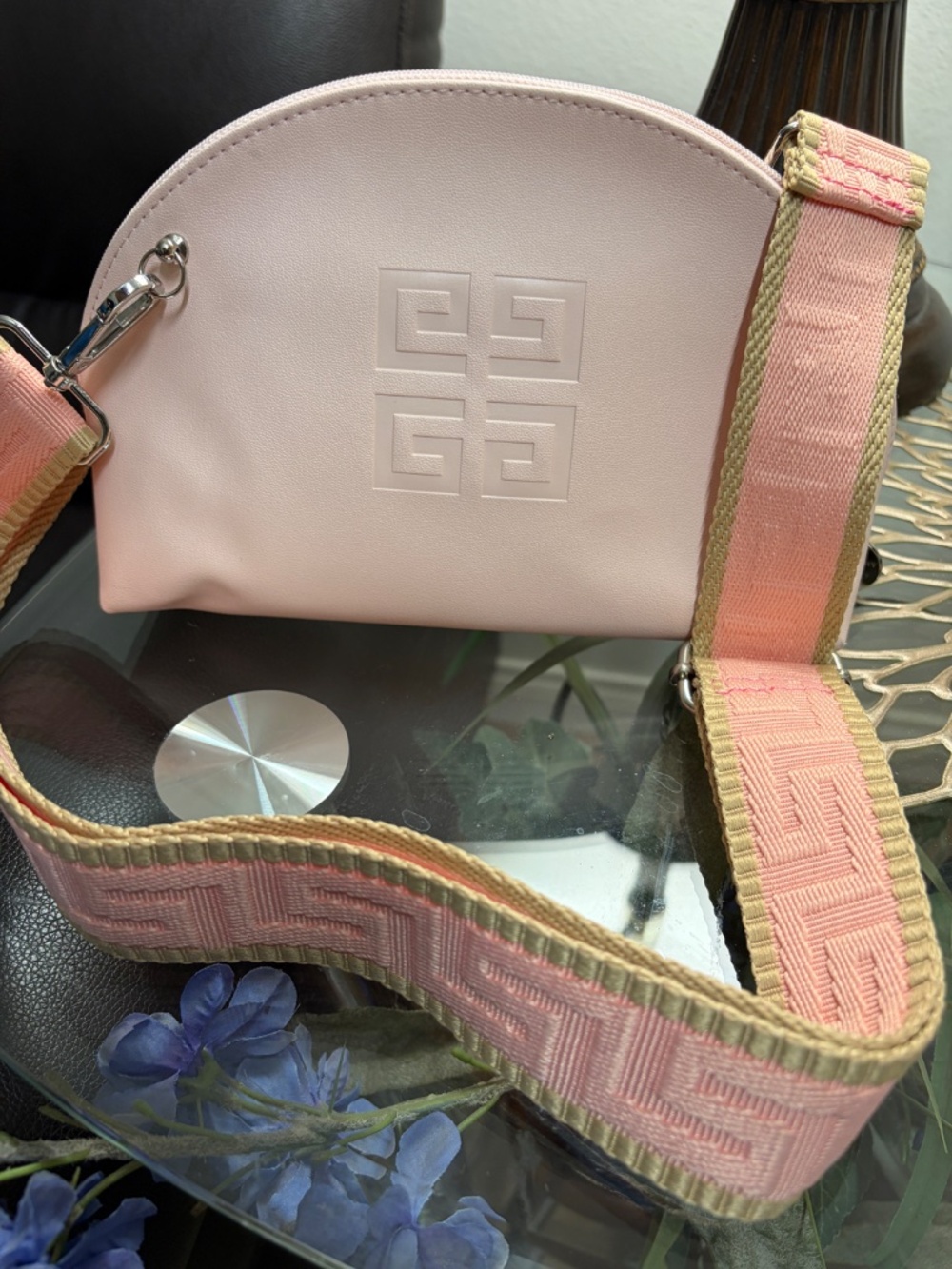 Givenchy - Picture 3 of 11
